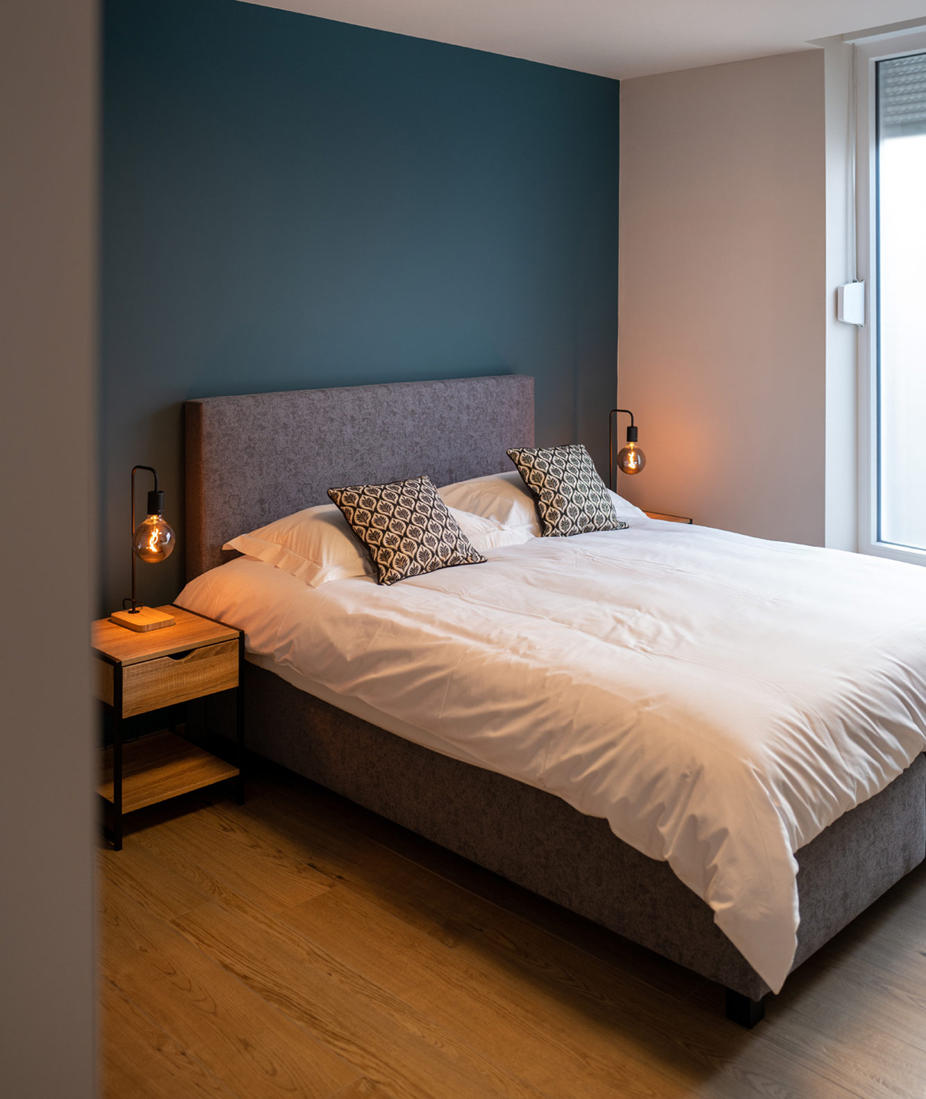 Hôtel à Dour - la Table d'Auguste , 11 chambres décorées dans un style contemporain, petit-déjeuner buffet, salon, Parking privé gratuit